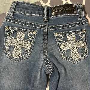 CEDAR ROSE EMBELLISHED JEANS. Size 6X. Blue. Super cute! VG/EUC.